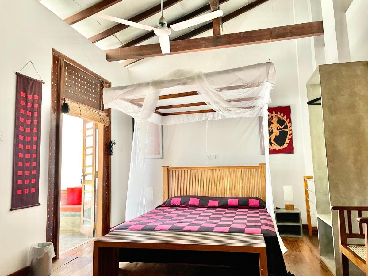 Isana Beach House Tangalle Exteriör bild
