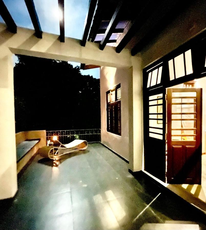 Isana Beach House Tangalle Exteriör bild