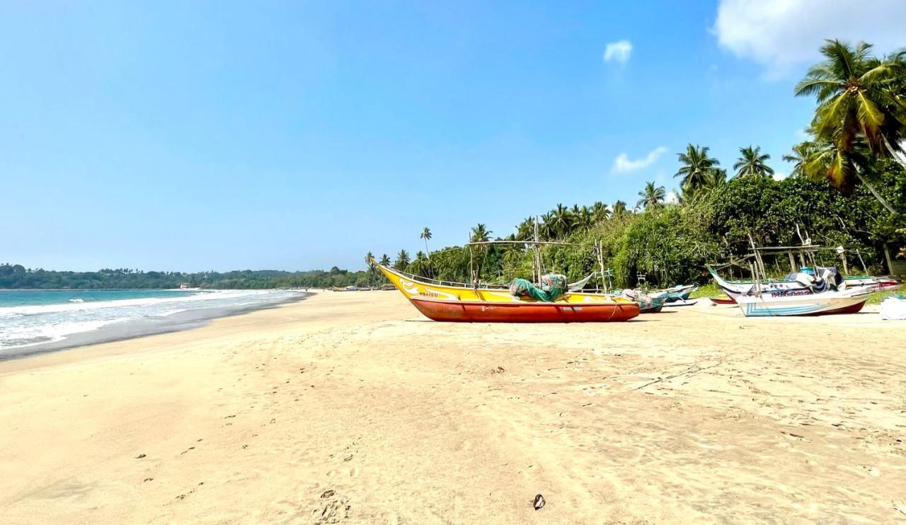 Isana Beach House Tangalle Exteriör bild